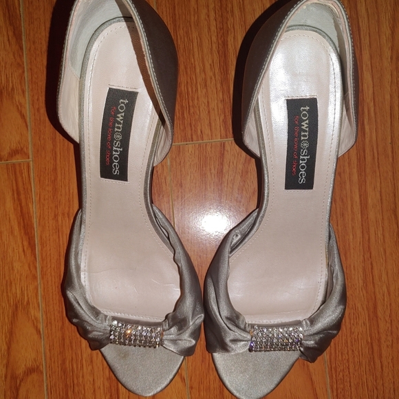 Town Shoes - Picture 8 of 9